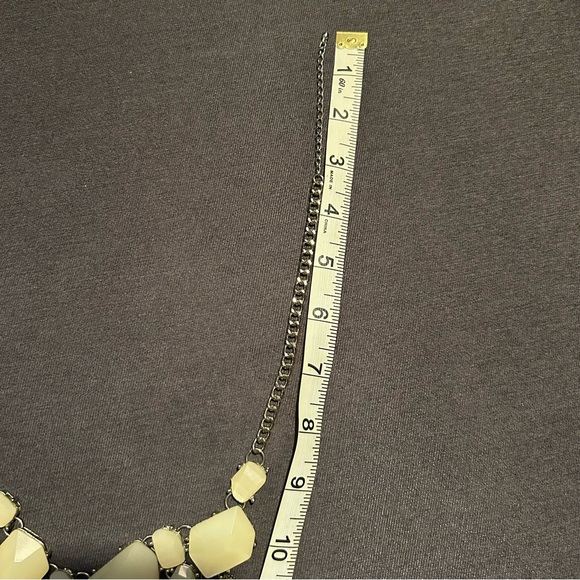 Large Stone Statement Necklace - Picture 4 of 6